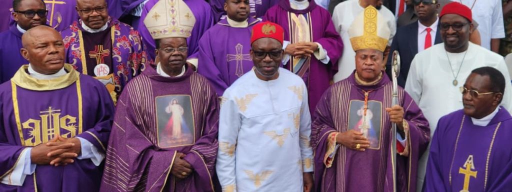 Gov. Soludo Joins Isuofia to Bid Emotional Adieu to Late Monarch, Igwe Lt. Col. Christopher Moghalu