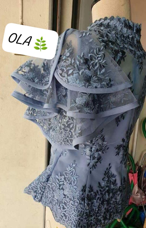 Layered Lace Sleeves Top!